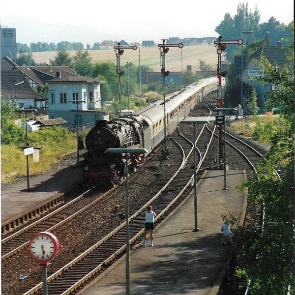 Stellwerk am Bahnhof Vienenburg mit Lok 001