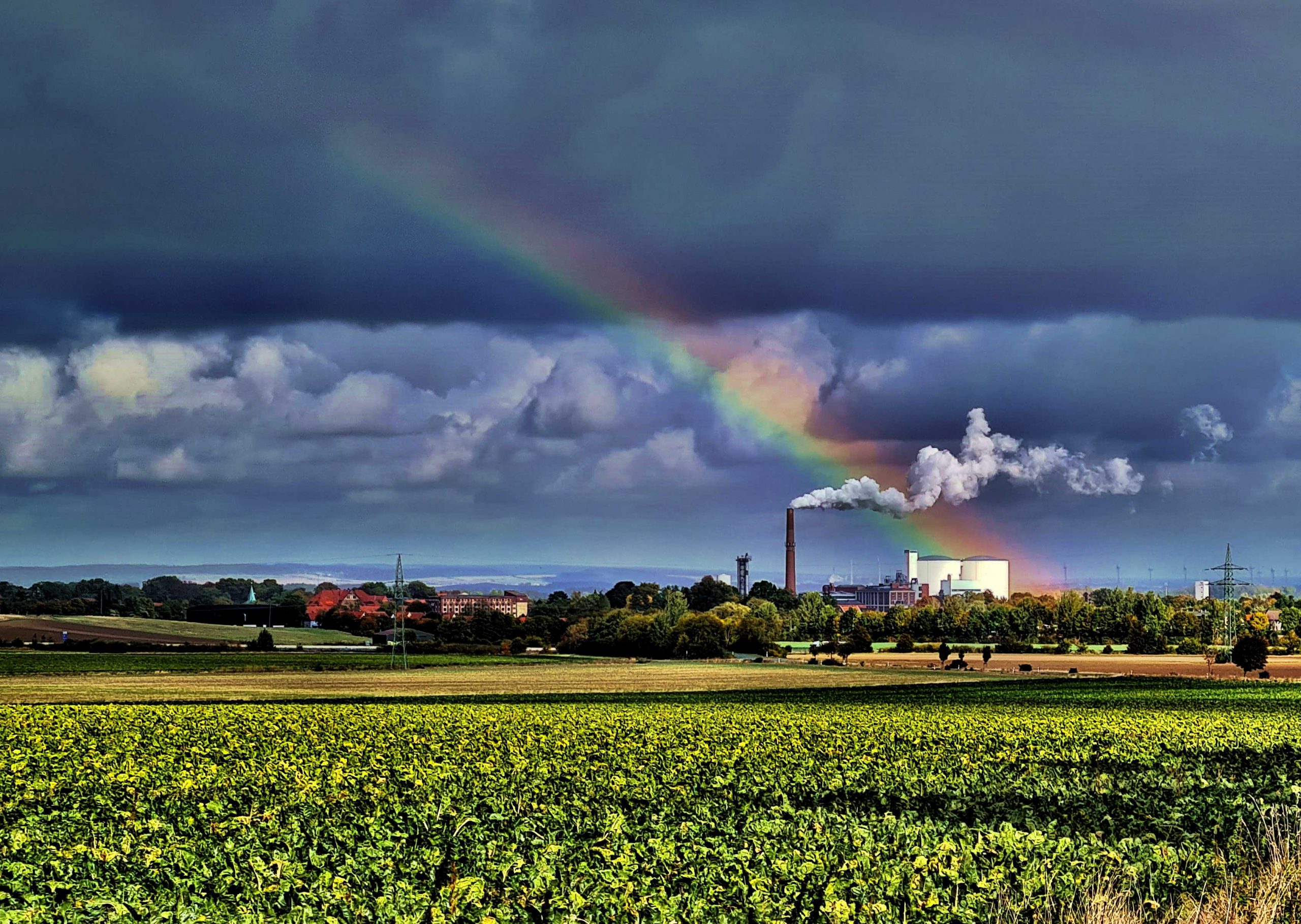 Regenbogen trifft Zuckerfabrik