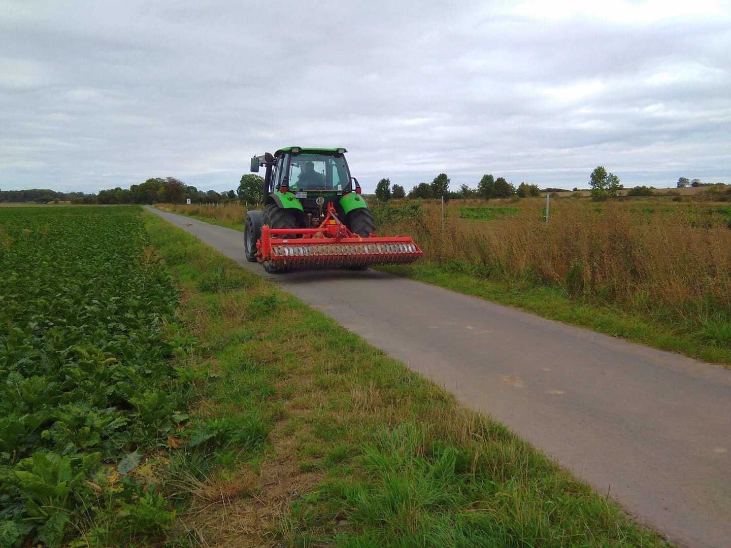 Feldarbeit bei Werlaburgdorf