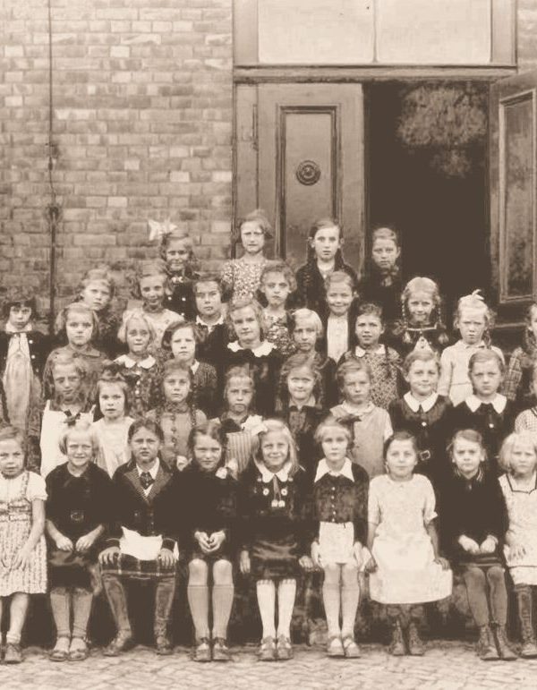 Klassenfoto Wolfgang Klose ab ca 1935 web 2