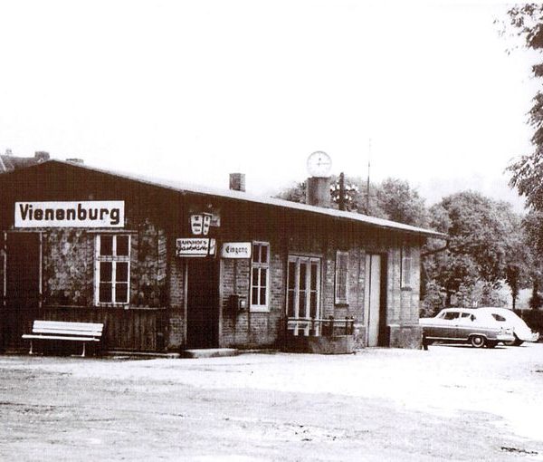 Allen D  Mercant   Vienenburg (in den 60ern) Der Eingang zum Bahnhof