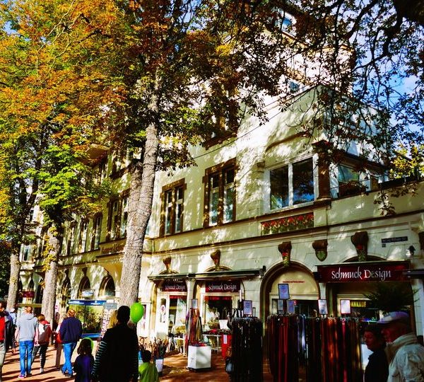 Helmut Gleuel   Die Radauburg in der Bummelallee in Bad Harzburg